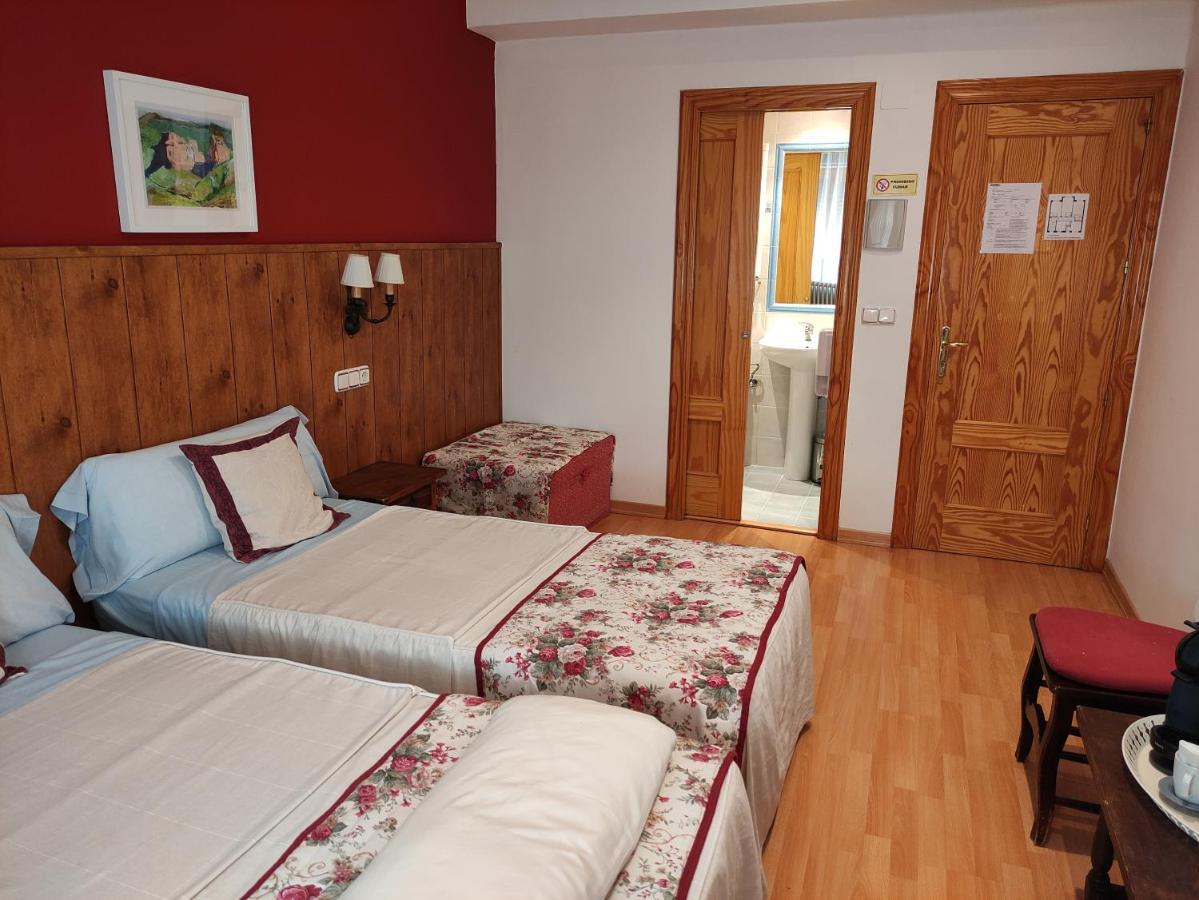 Hostal Escartin Sabiñánigo Exteriér fotografie