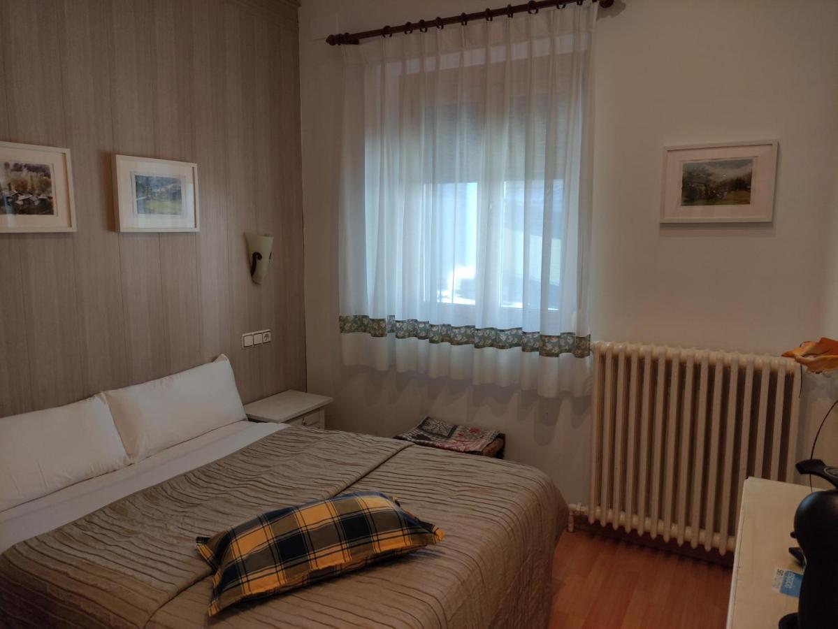 Hostal Escartin Sabiñánigo Exteriér fotografie